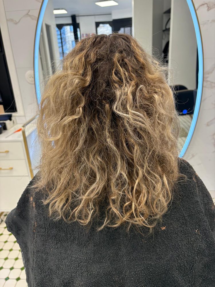 Cliente avant son Balayage Signature